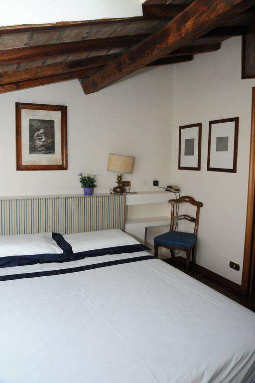La Maison Du Charme Modena Room photo